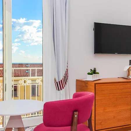 ゲストハウス ディエチセディチ アマルフィ