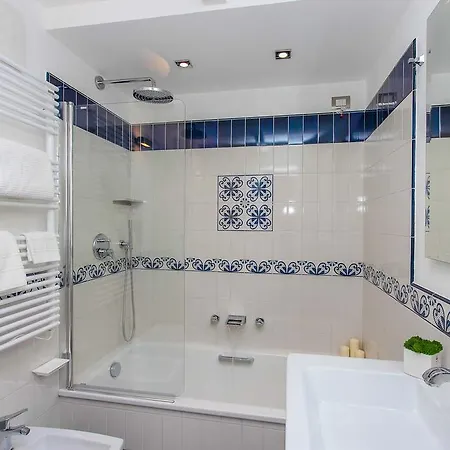 Konukevi Diecisedici Amalfi