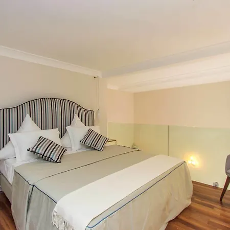 Guest house Diecisedici