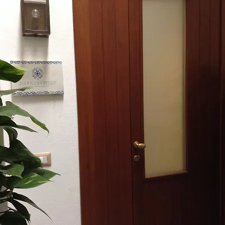 Diecisedici Guest house 4*
