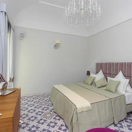 Guest house Diecisedici Amalfi