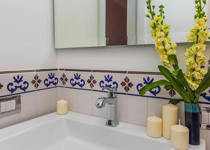 بيت ضيافة Diecisedici 4*