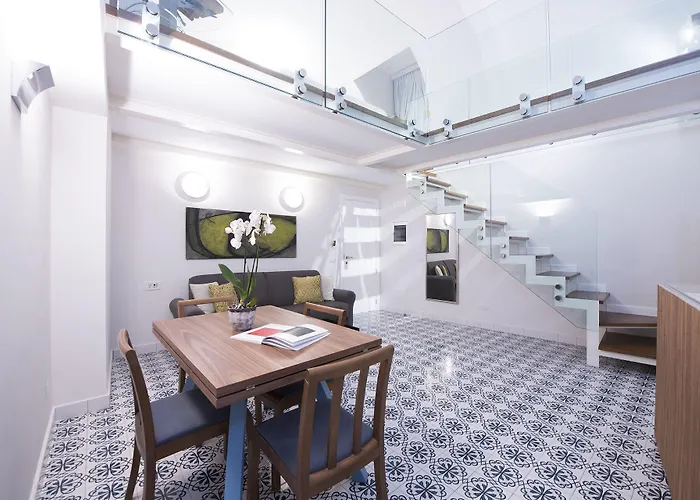 Diecisedici بيت ضيافة أمالفي